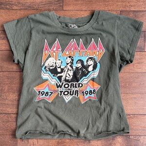 Women’s Vintage Chaser Brand Graphic Tee  Def Leopard - Green sz small